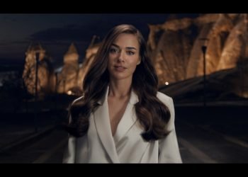 Clear, Bensu Soral’ın yer aldığı yeni reklam filmini yayınladı