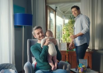 DeepFresh yeni reklam filmiyle bebeklerle dokunarak konuşuyor