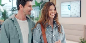 Lova Yatak’ın yeni reklam filminin başrolünde Larissa – Burak Gacemer çifti var