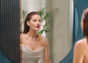 Divanev’in yeni reklam filminde Fahriye Evcen ekranlarda