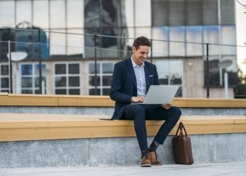 İş bilgisayarı denince akla gelen HP, tercih edilen Lenovo