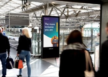 Microsoft’tan işaret dilini öne çıkaran ilk dijital reklam panosu  