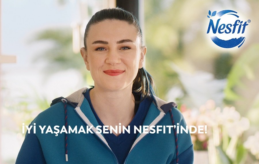 Meryem Boz, Nesfit’in yeni reklam filminde tüketicileri fiziksel aktiviteye davet ediyor