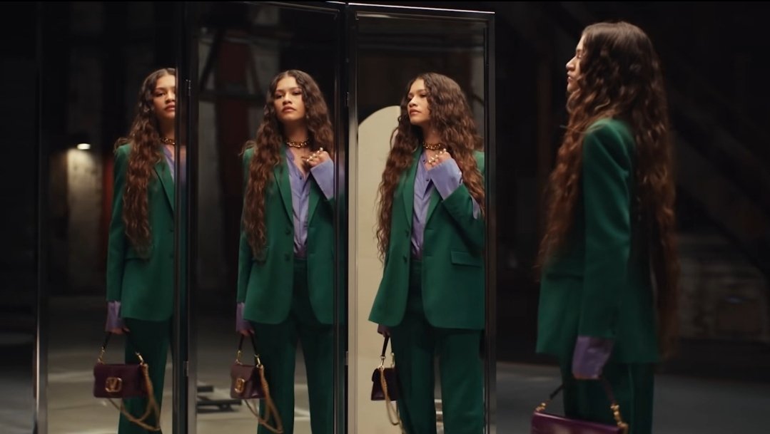 Zendaya, Valentino’nun yeni kampanyasının yüzü oldu