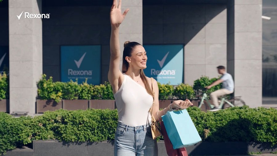 Milli Voleybolcu Zehra Güneş, Rexona’nın yüzü oldu