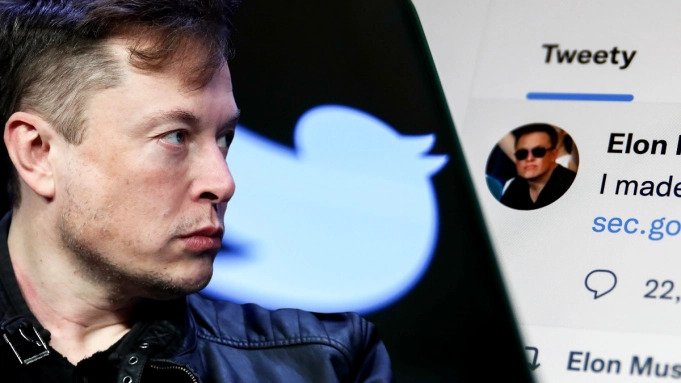 Elon Musk, Twitter’ı resmen satın aldı: 4 üst düzey yöneticiyi kovdu