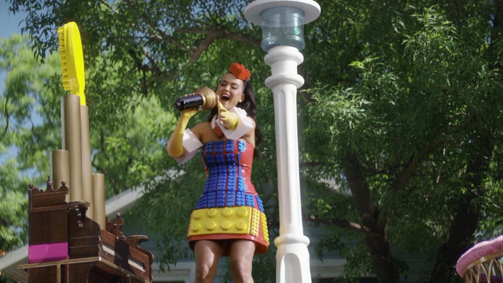 Çocukların hayal güçleri ve Katy Perry, LEGO’nun Noel reklamında birleşiyor