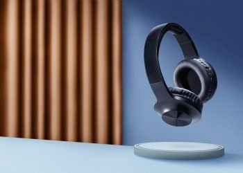 Kullanıcılar müzik dinlemek için ücretsiz veya reklam destekli hesaplar kullanıyor