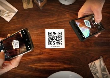 Gizli QR menüler göçmen işçilerin sömürüsüne dikkat çekiyor