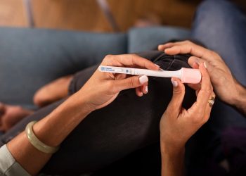 Dünyanın ilk tükürük bazlı hamilelik test kiti: SaliStick
