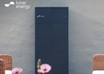 Evinizin gücünü depolayan güneş enerjisi kabini
