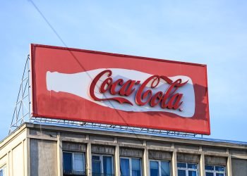 Coca-Cola İçecek, “Eşit Ücret Sertifikası”nı alan dünyadaki ilk şişeleme şirketi oldu
