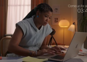 Apple, MacBook Air’i tanıtmak için 1,5 saatlik “Benimle Çalış” videosu yayınladı