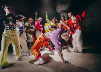 Sneaks Up yeni kampanyasında “Own The Floor” diyor