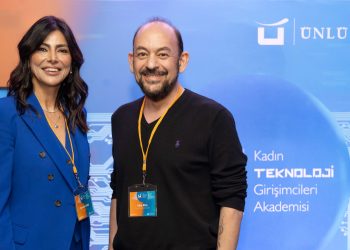 ÜNLÜ & Co Kadın Teknoloji Girişimcileri Akademisi ilk mezunlarını verdi