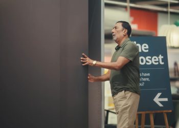 IKEA, müşterilerini LGBTQIA+ bireylerin deneyimlerini anlamaları için “Dolaba” davet ediyor