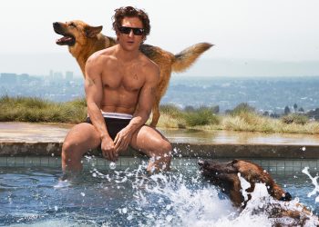 Calvin Klein, Jeremy Allen White’ın başrolünde yer aldığı yeni kampanyasını tanıttı