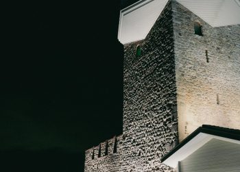 Lacoste yeni koleksiyonunu Kız Kulesi’nde görkemli bir lansmanla tanıttı