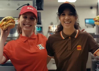 Yüzyılın iş birliği: Burger King ve KFC, “BFF Burger” ile rekabeti geride bırakıyor