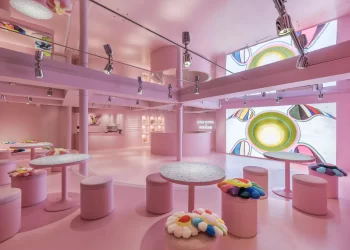 Louis Vuitton, Takashi Murakami ile birlikte dünya çapında pop-up’lar açıyor!