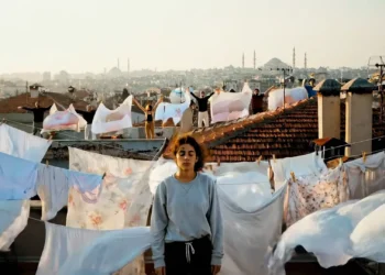 Sezen Aksu’nun “Doğrucu” klibi yapay zeka ile oluşturuldu