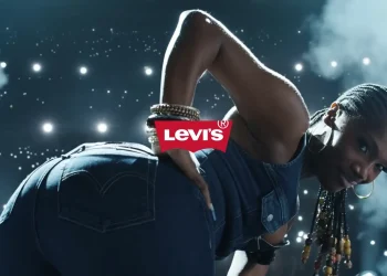 Levi’s, Super Bowl reklamında kalçaları ön plana çıkarıyor
