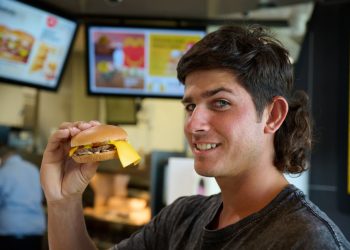 McDonald’s’tan “mullet” saç stilinden ilham alan cheeseburger: McMullet