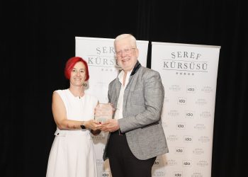 İda Şeref Kürsüsü’nün yeni İsmi Cengiz Turhan oldu