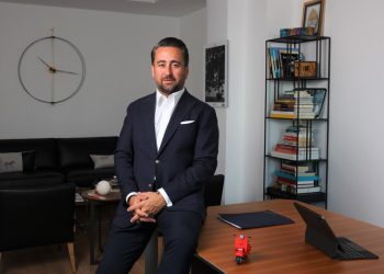 Türk Telekom, iletişim ve TV operasyonlarını yeniden yapılandırdı