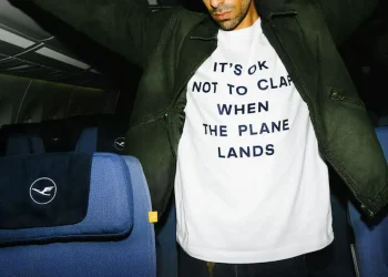 Lufthansa uçuş görgü kurallarını moda koleksiyonuna dönüştürdü