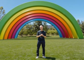 Tim Cook Apple’daki CEO koltuğunu John Ternus’a bıraktı: “Kültür her şeyin üstünde”
