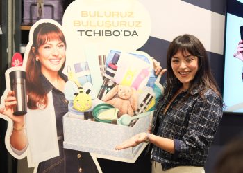 Tchibo’nun yeni reklam yüzü Ezgi Mola oldu